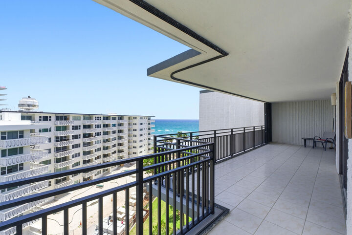 Property Photo: 1167 Hillsboro Mile 707 FL 33062