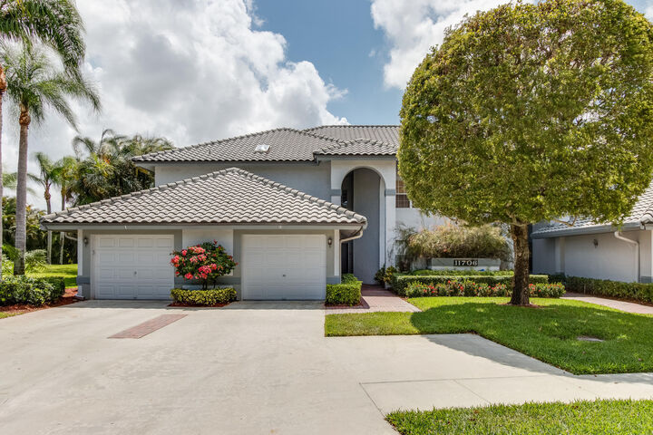 Property Photo: 11706 Briarwood Circle 1 FL 33437