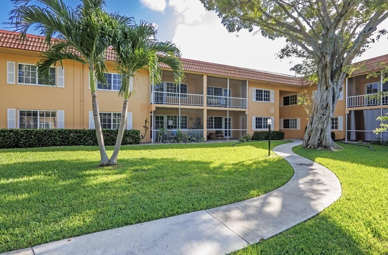 Property Photo: 1940 NE 2nd Avenue 101J FL 33305