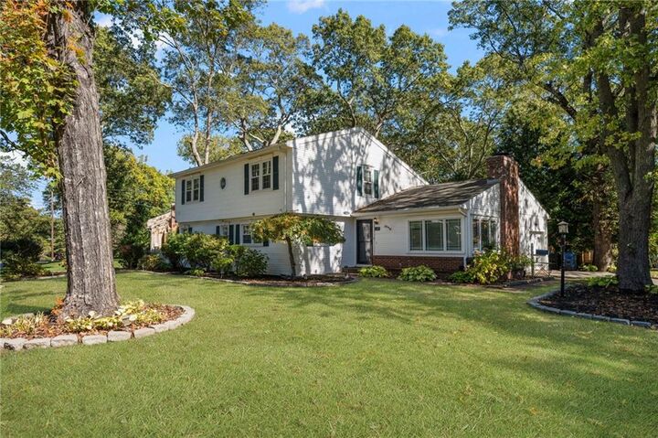 Property Photo:  84 Hickory Drive  RI 02818 