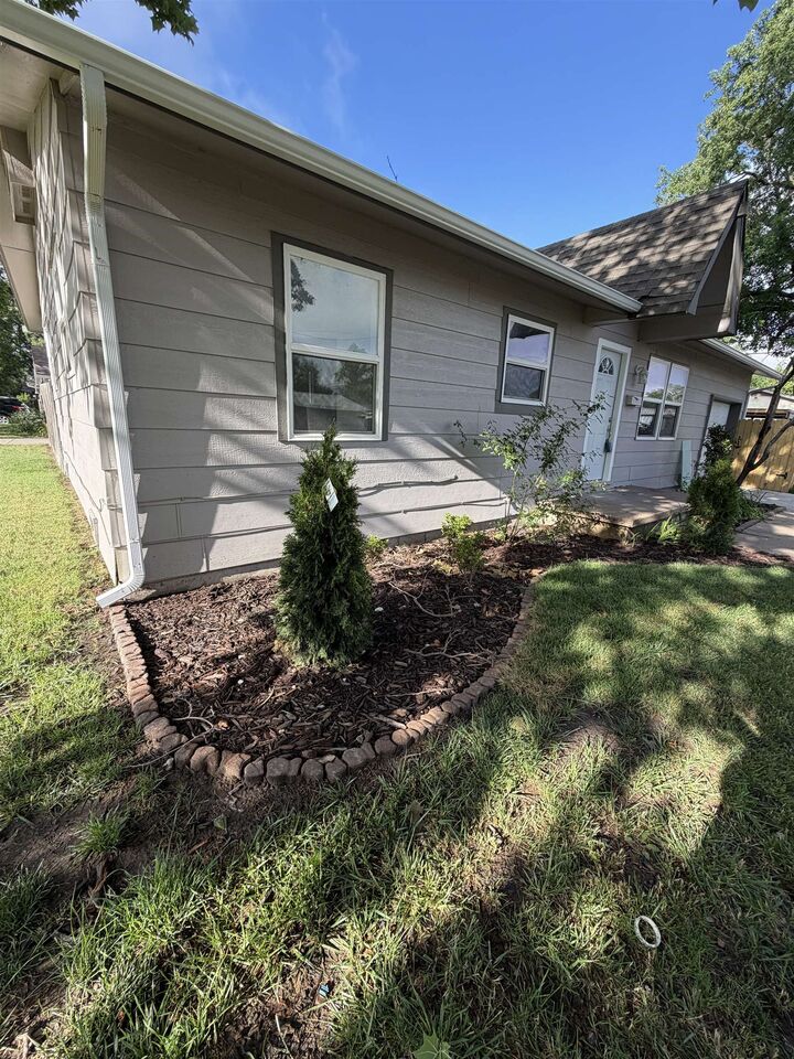 Property Photo:  2601 W 30th  KS 67217 