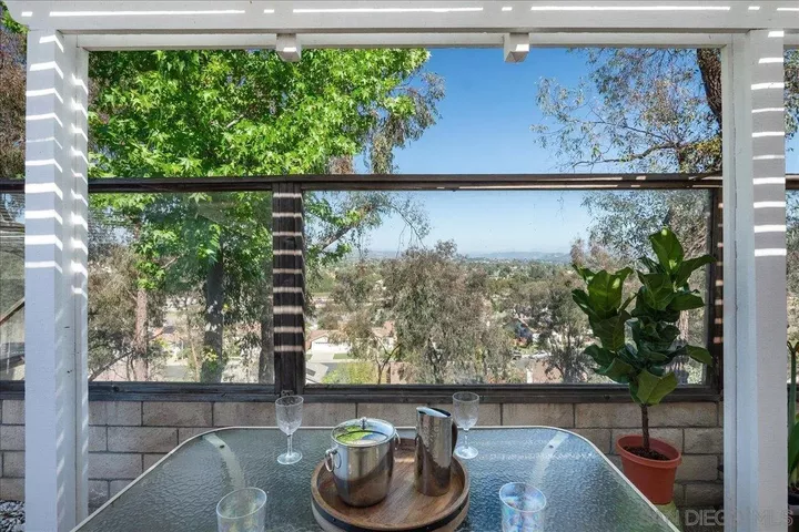 Property Photo:  1992 Ridge Way Glen  CA 92029 