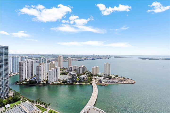 Property Photo: 950 Brickell Bay Dr 5210 FL 33131