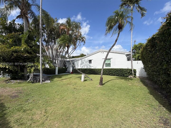 Property Photo:  665 Allendale Rd  FL 33149 