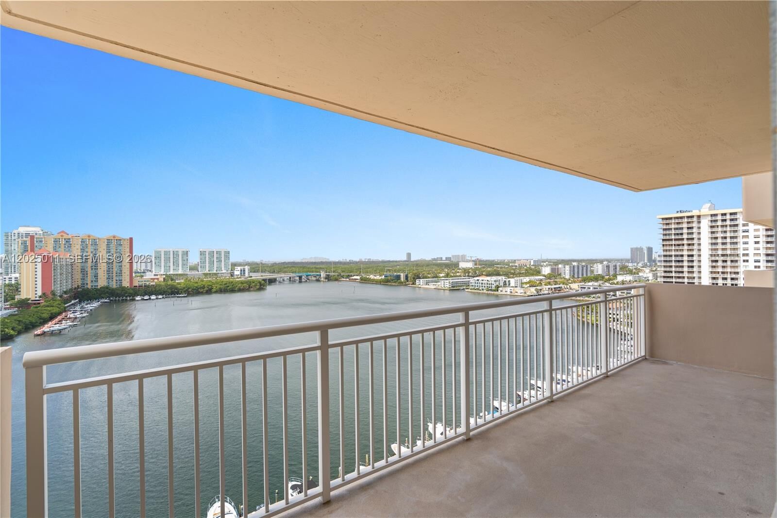 Property Photo: 250 174th St 1620 FL 33160