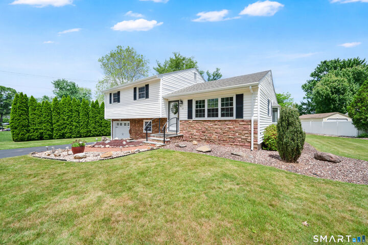 Property Photo: 121 Dogwood Lane CT 06074