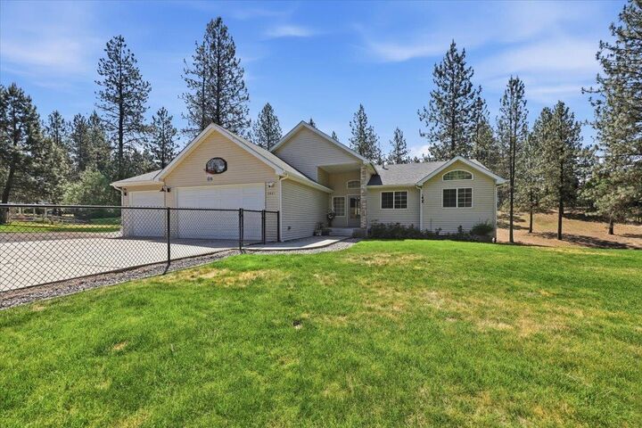 Property Photo:  5861 Jergens Rd  WA 99026 