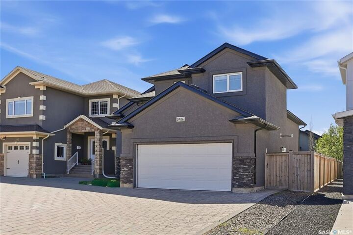 Property Photo: 1906 Pohorecky Terrace SK S7W 0J1
