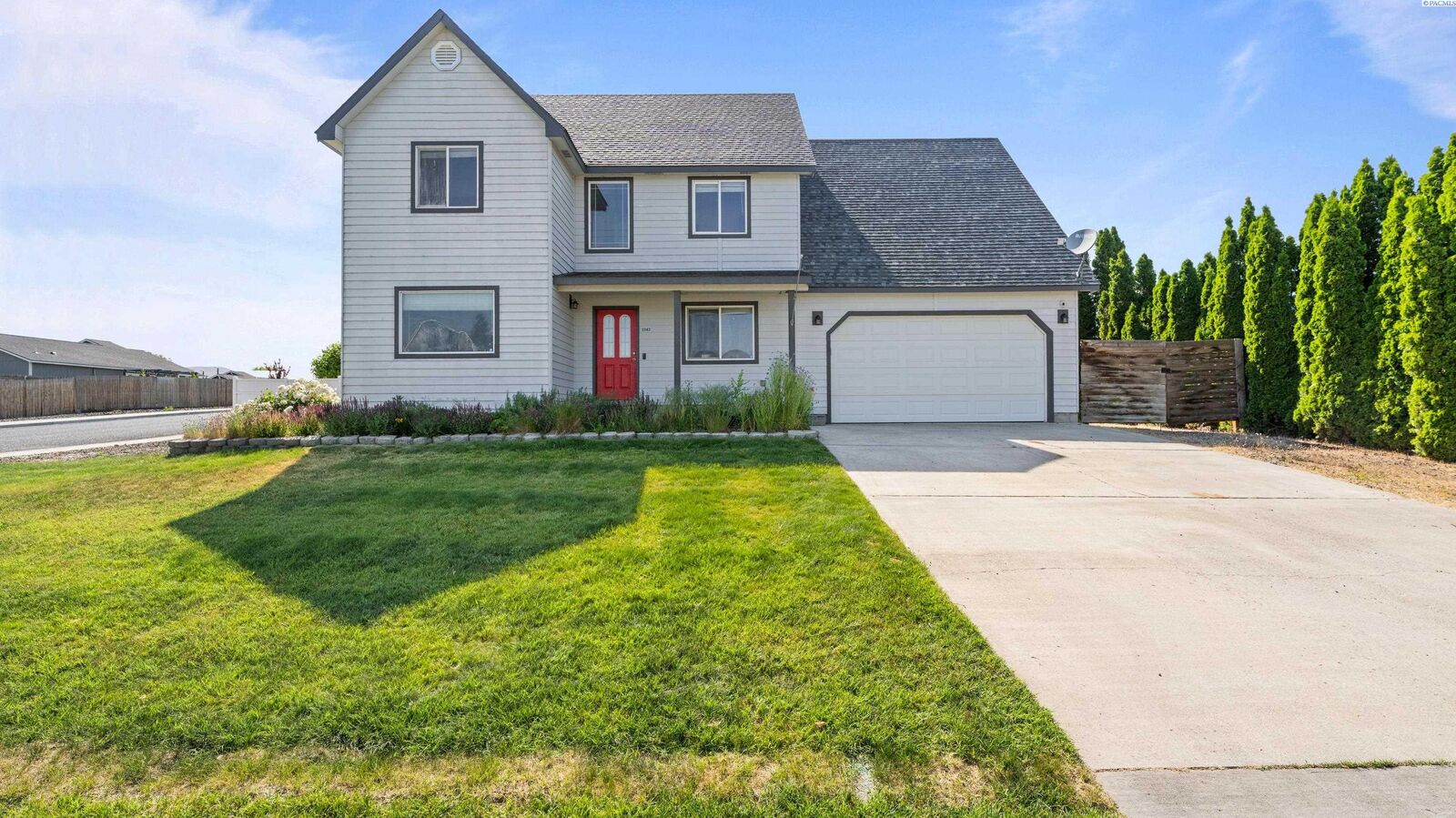 Property Photo:  1542 12th St  WA 99320 