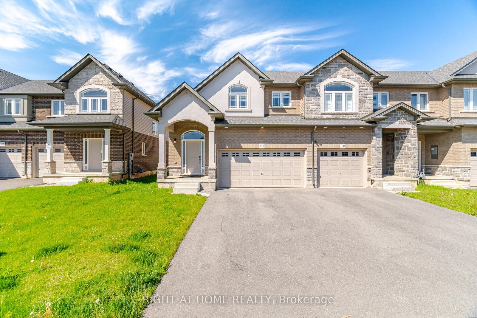 Property Photo: 190 Rockledge Drive ON L0R 1P0
