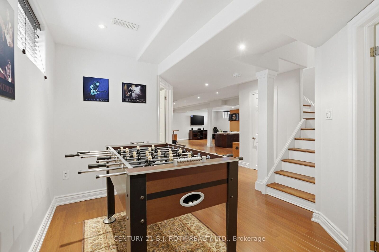 Property Photo: 115 Sandringham Drive ON L4N 0Y9