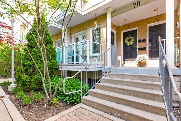 Property Photo: 70 Byng Avenue 4 ON M2N 7L9