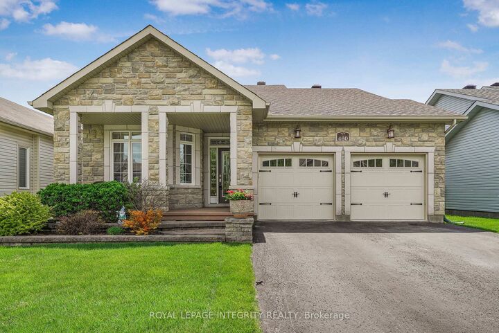 460 Jasper Crescent — photo 1