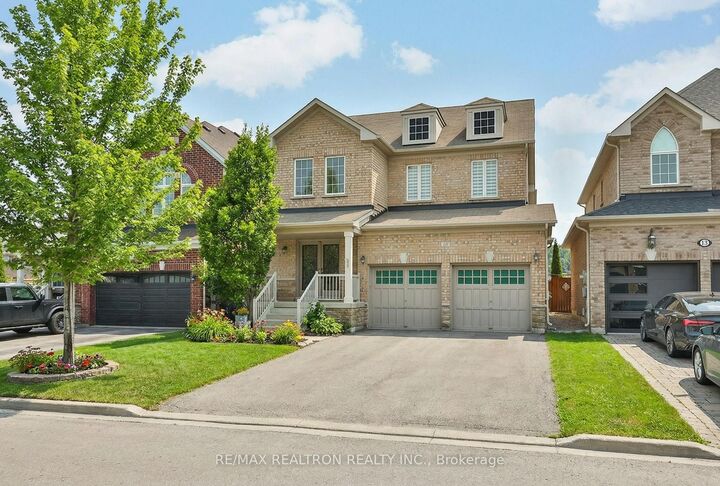 16 McKenzie Way — photo 1