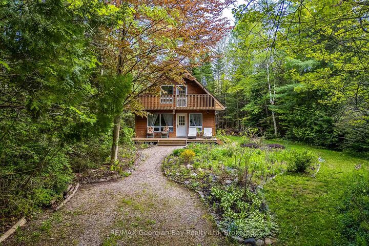 2 Ridout Court — photo 1