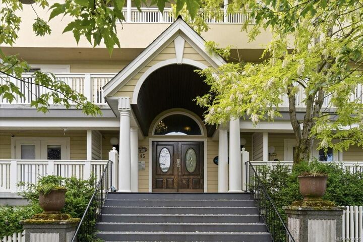 Property Photo: 645 Selby St #103 BC V9R 2S2
