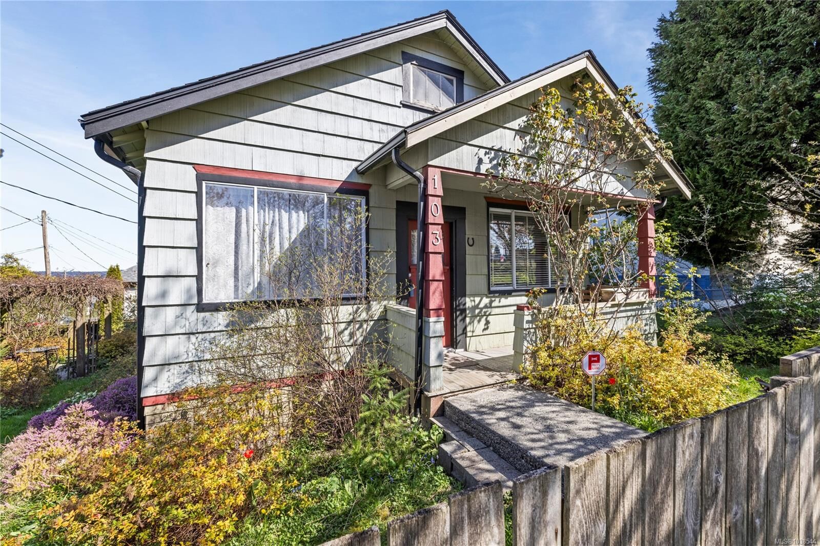 Property Photo: 103 Haliburton St BC V9R 4V9