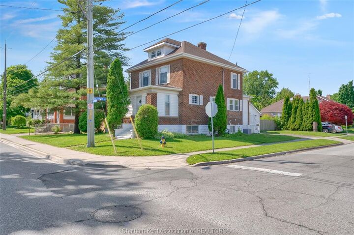Property Photo: 448 Queen Street ON N7M 2J3