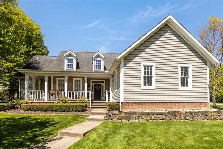 Property Photo:  8 Abbey  PA 16127 