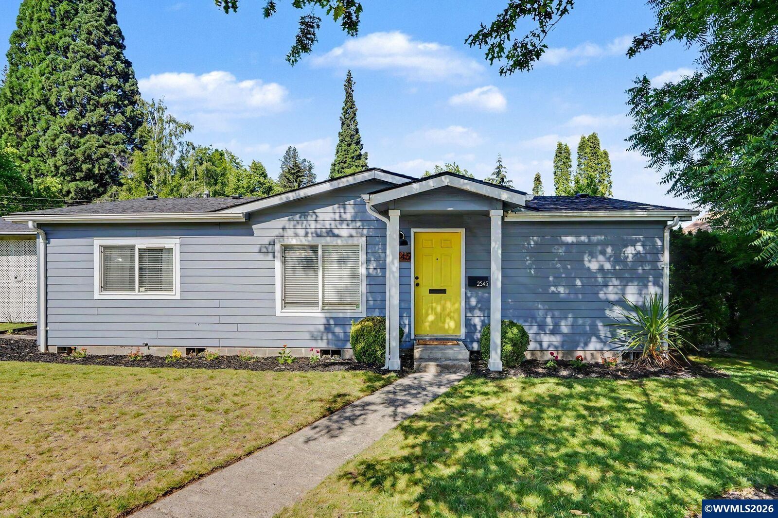 Property Photo: 2545 Summer St SE OR 97302