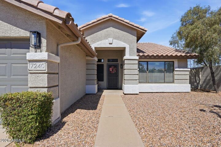 Property Photo: 17240 N 42nd Place AZ 85032