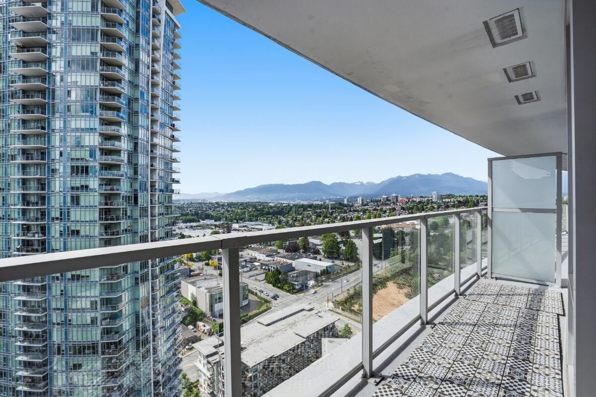 Photo de la propriété: 4189 Halifax Street 3006 BC V5C 0H9