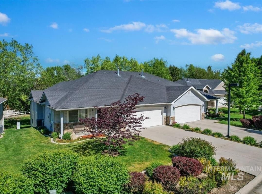 Property Photo:  701 N. Eagle Rd  ID 83616 