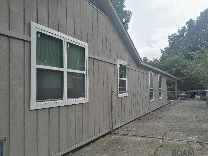 Property Photo:  208 Hazelnut St  LA 70726 