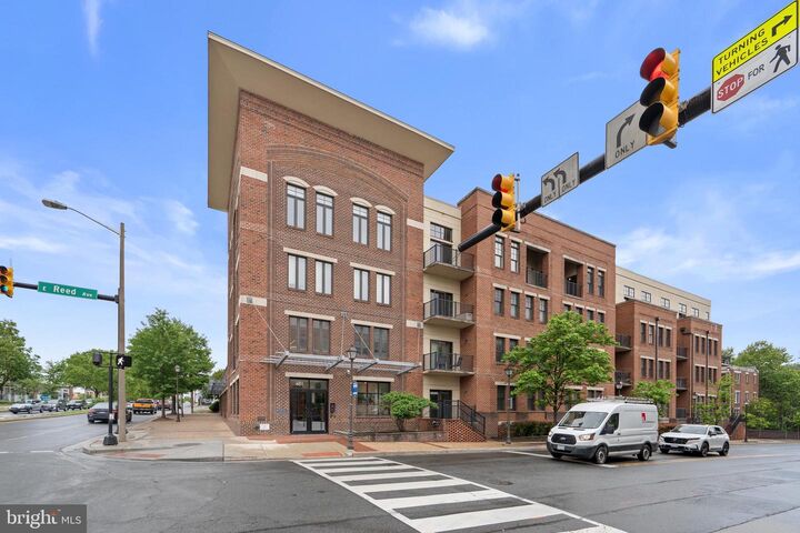 Property Photo: 181 E Reed Avenue 412 VA 22305