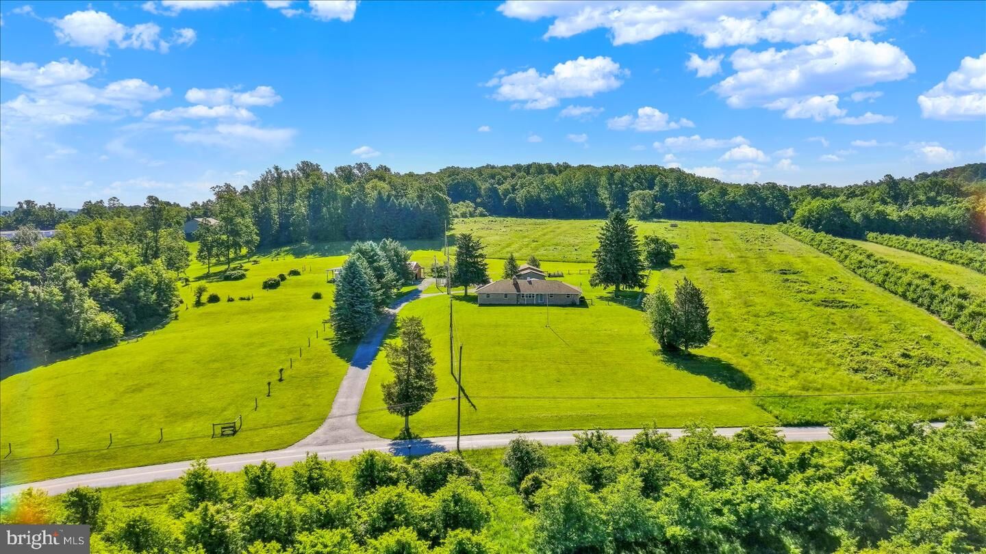 Property Photo:  307 Mountain Road  PA 17339 