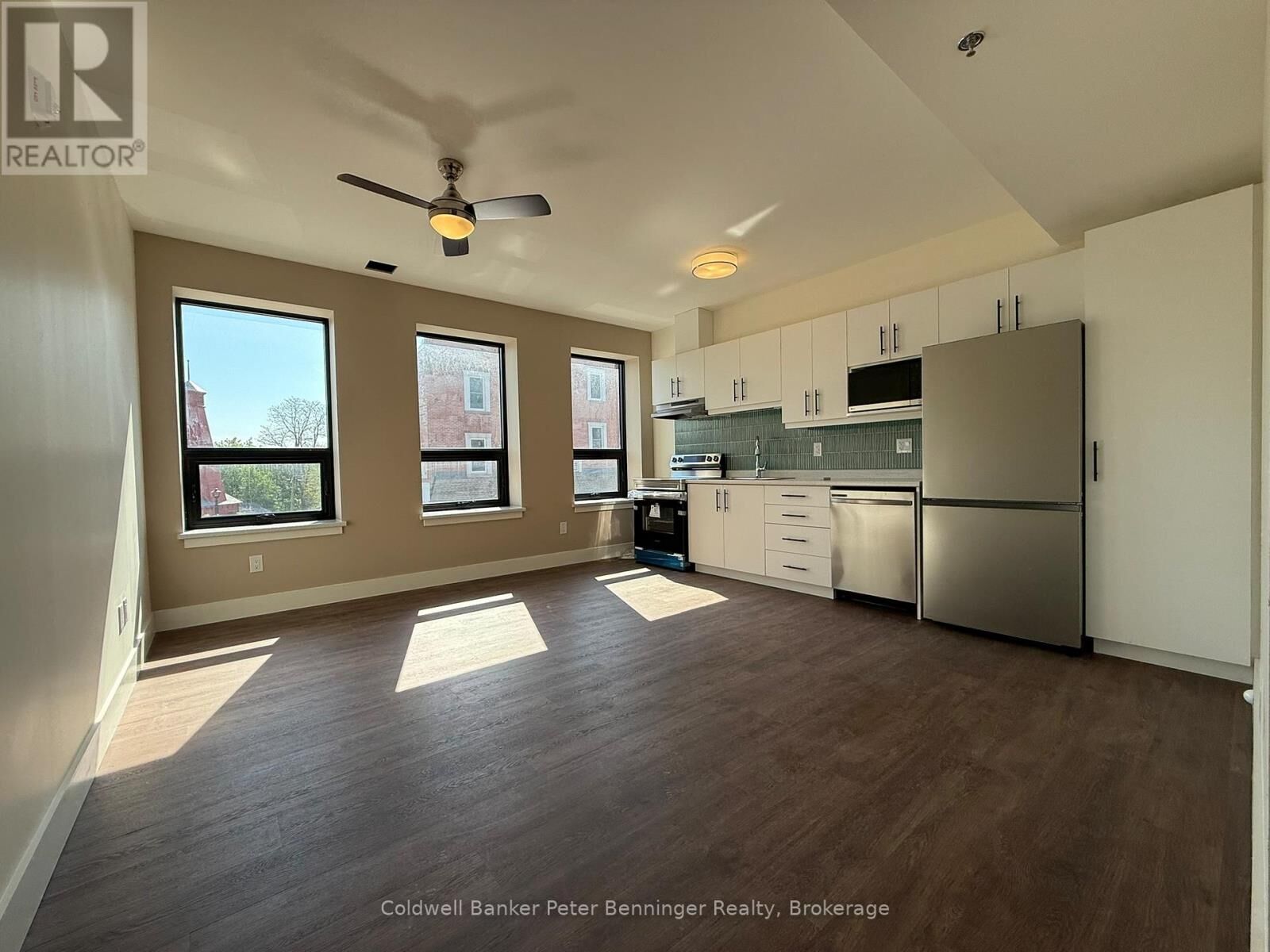 Property Photo:  604 South Queen Street South 206  ON N0G 2N0 