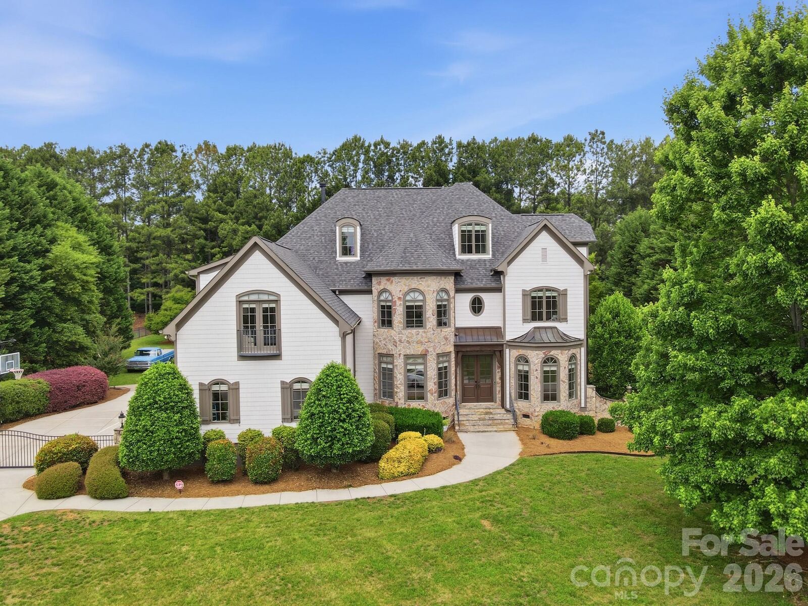 Property Photo: 105 Quincy Court NC 28117