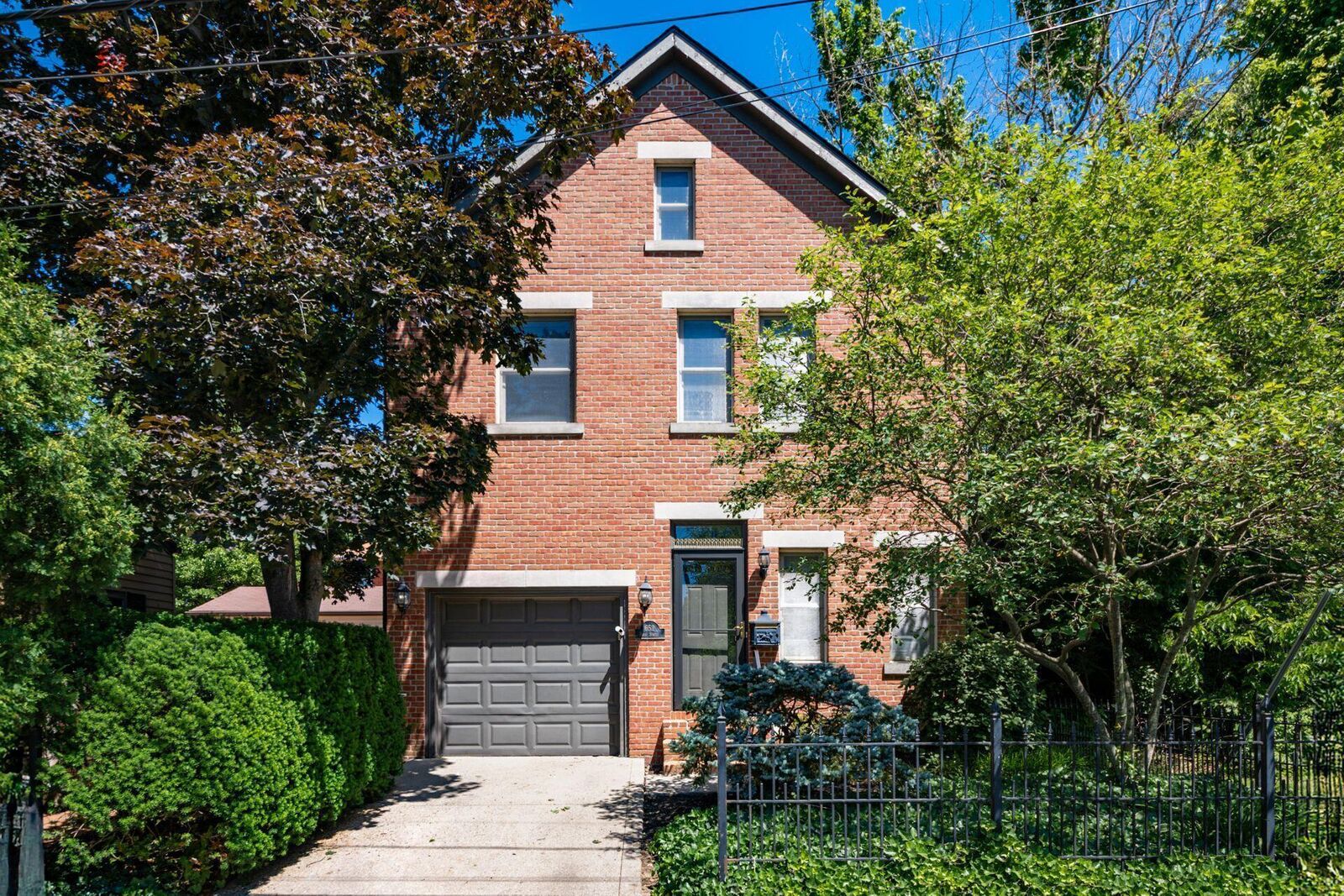 Property Photo:  652 Brust Street  OH 43206 