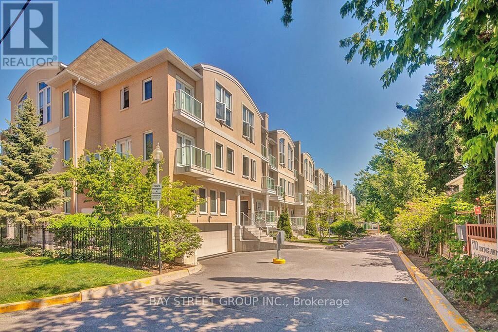 Property Photo:  70 Byng Avenue 32  ON M2N 7L9 