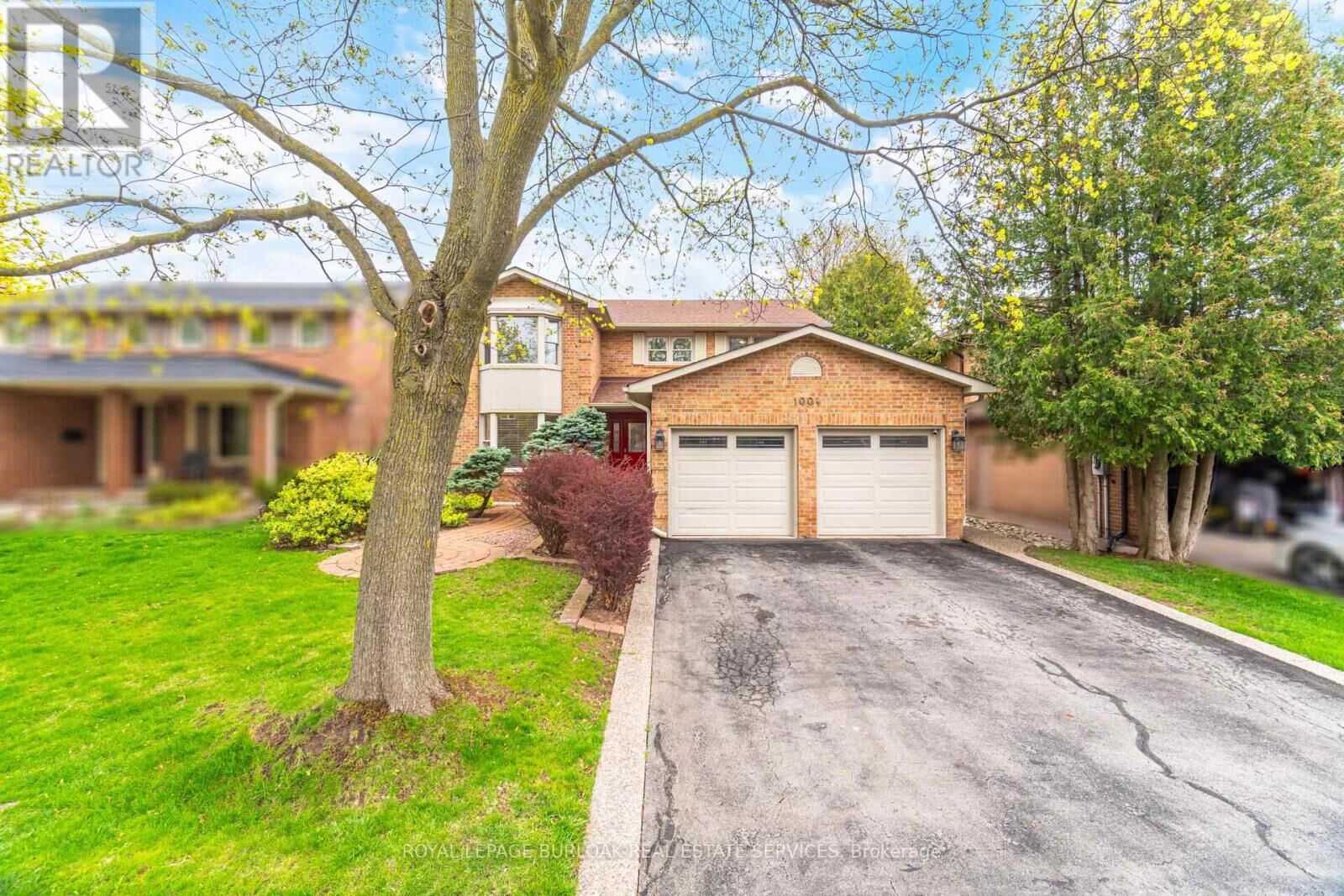 Property Photo:  1004 Roxborough Drive  ON L6M 1E3 