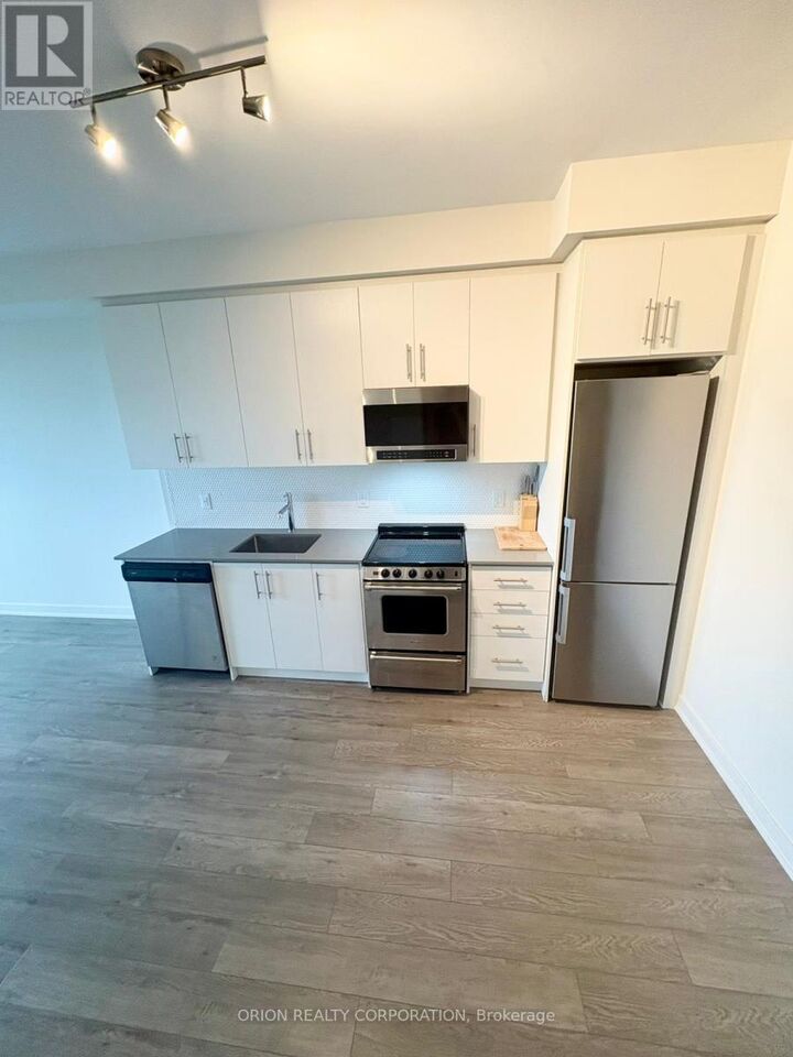 Property Photo:  212 King William Street 821  ON L8R 0A7 