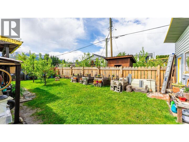 Property Photo: 318 Humbert Street 28 BC V0E 2S0