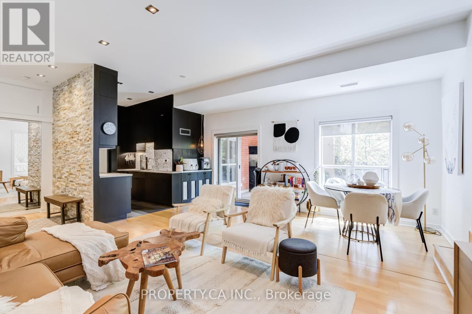 Property Photo:  139 Merton Street 129  ON M4S 3G7 