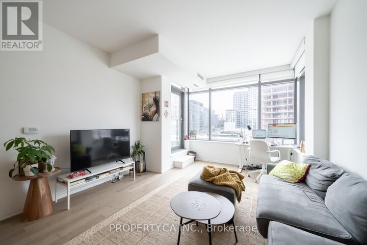 Property Photo:  12 Bonnycastle Street 422  ON M5A 0C8 