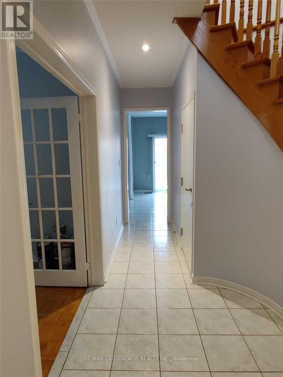 Property Photo: 673 Bristol Road West ON L5R 3S3