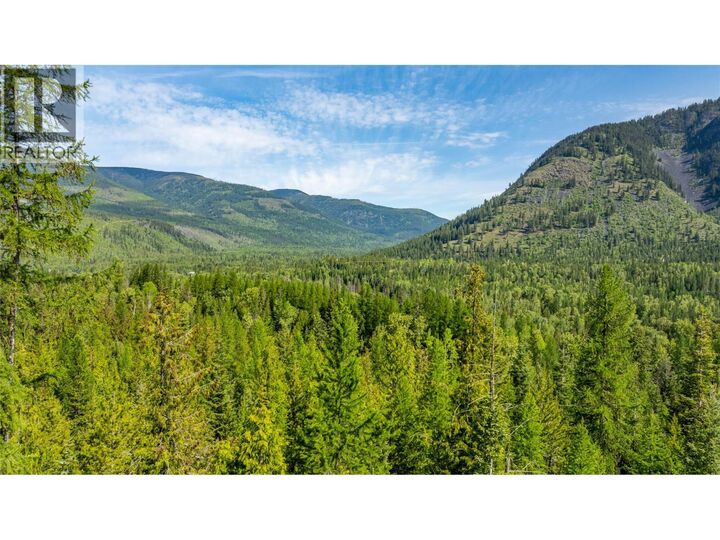 550 Macleod Street — photo 1