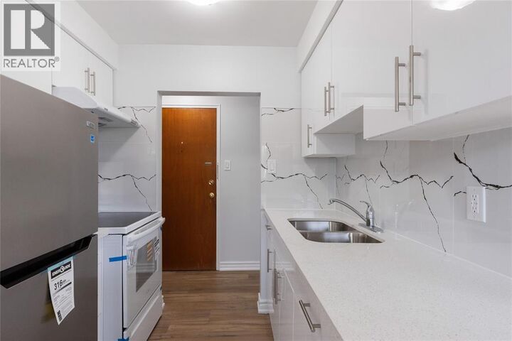 Property Photo:  950 Eastlawn Avenue  ON N7S 1X2 
