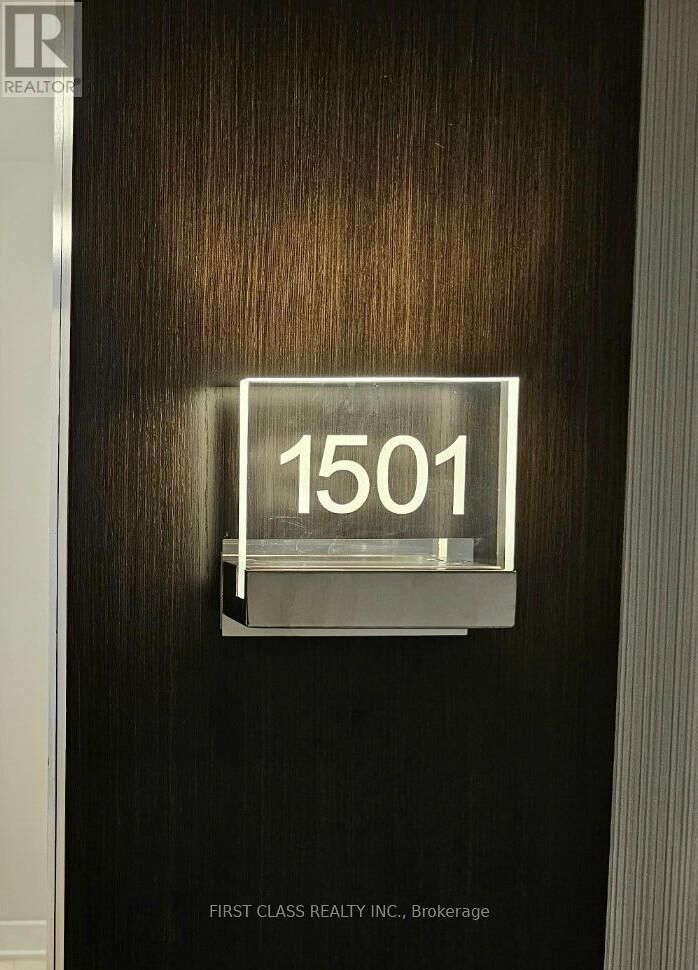 Property Photo:  2221 Yonge Street 1501  ON M4S 0B8 
