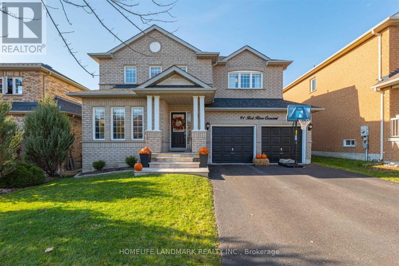 Property Photo: 91 Red River Crescent ON L3X 2R5
