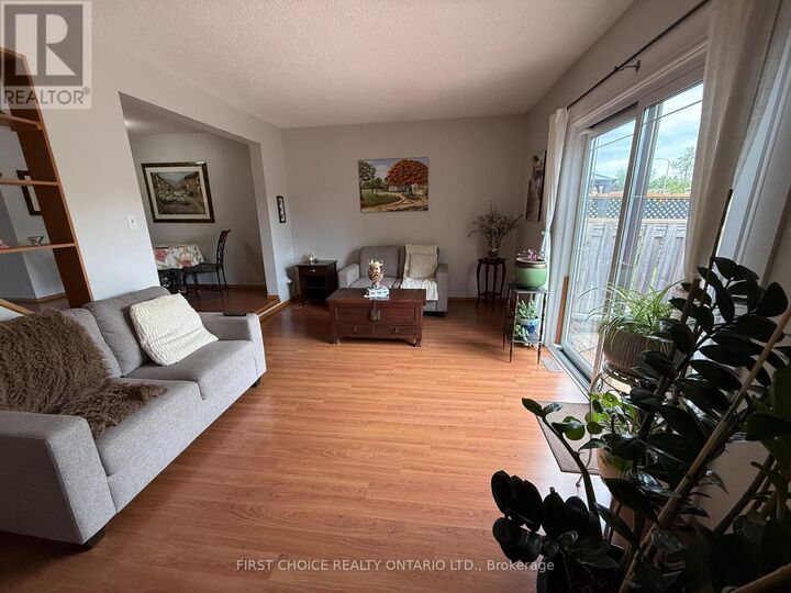 Property Photo:  