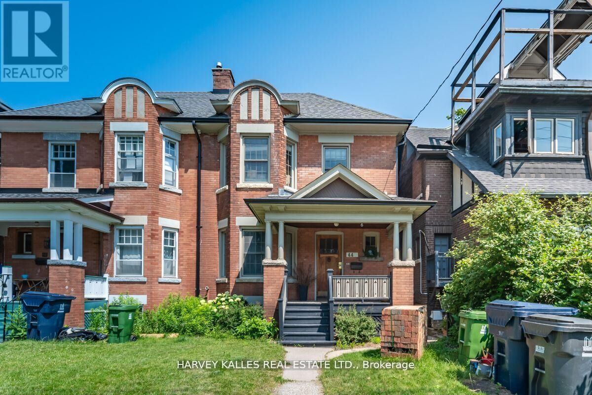Property Photo:  44 Browning Avenue Bsmt  ON M4K 1V7 