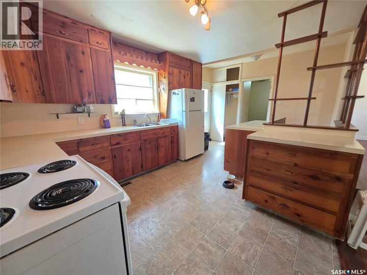 Property Photo: 678 1st Avenue NE SK S9H 2B9