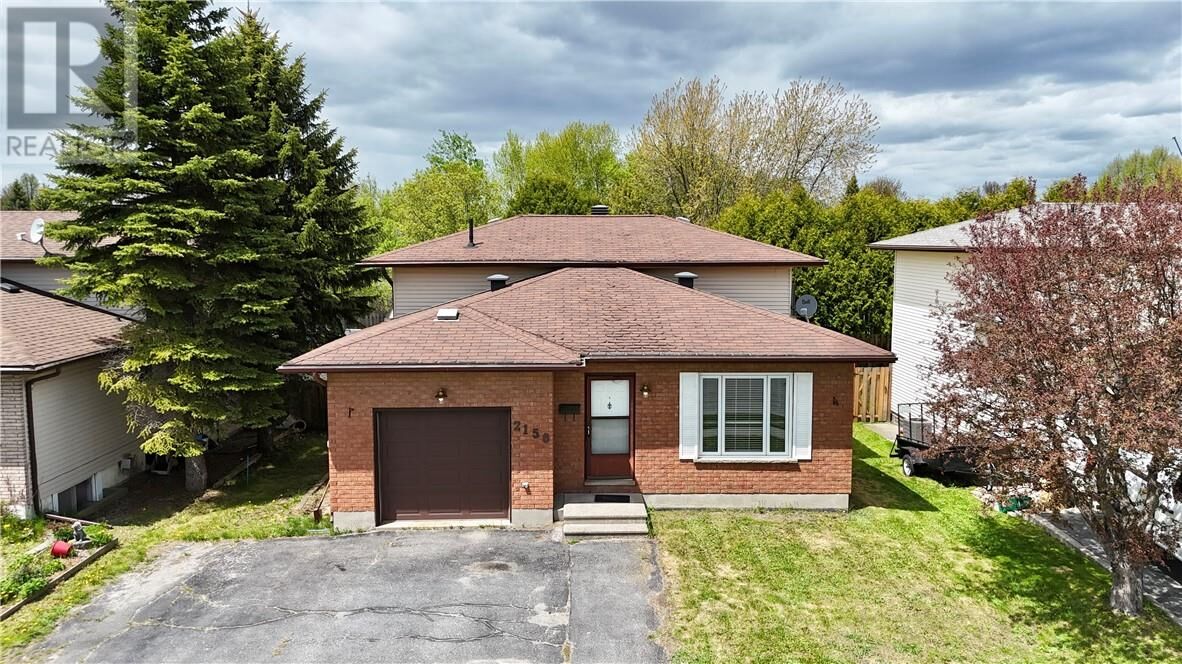 Property Photo: 2156 Kenwood ON P3B 3X9