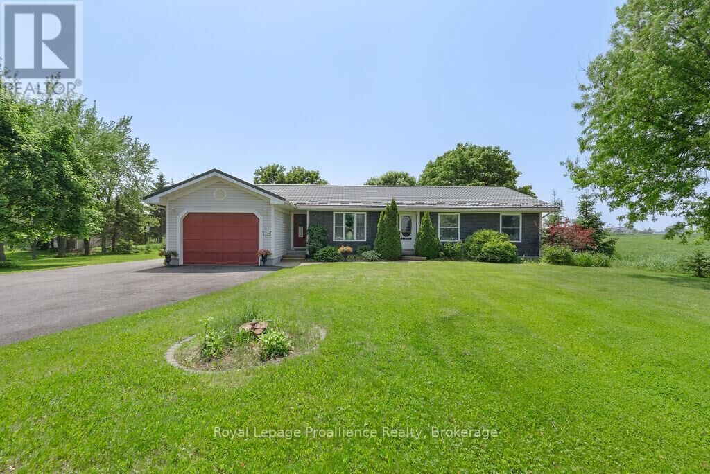 Property Photo:  288 Edward Street West  ON K0K 3E0 