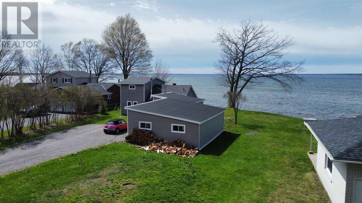 Property Photo: 44 Pinder Dr ON P6A 6K4